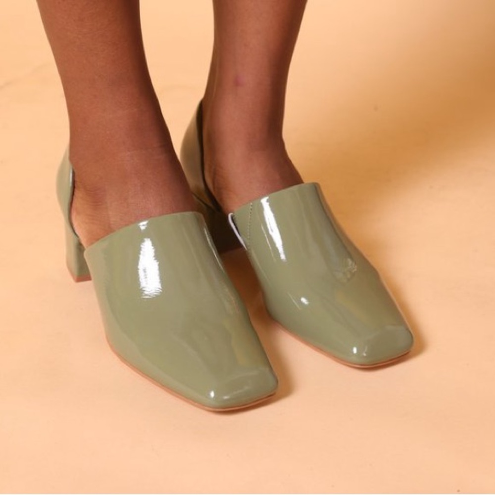 INTENTIONALLY BLANK Leather Loafer